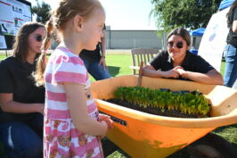 Children planting 